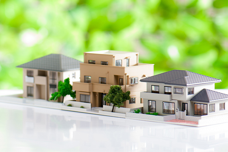 家が3件ならぶミニチュア